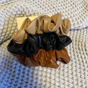 Set of 3 leather scrunchies